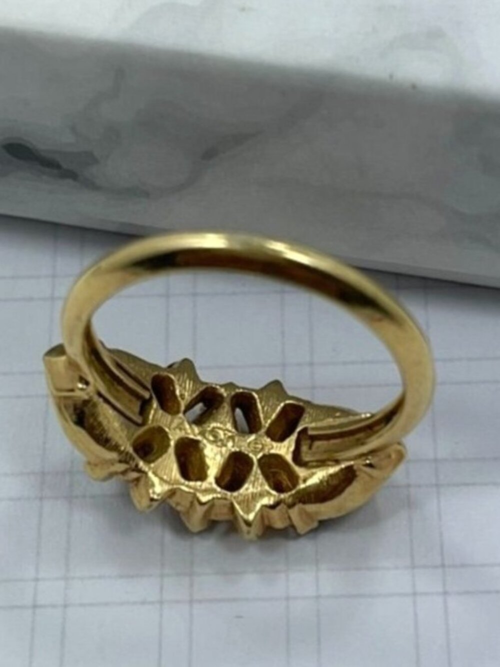 1973 Avon Royal Occasion Topaz Rhinestone Gold Tone Ring Size 7.5 - Picture 4 of 6